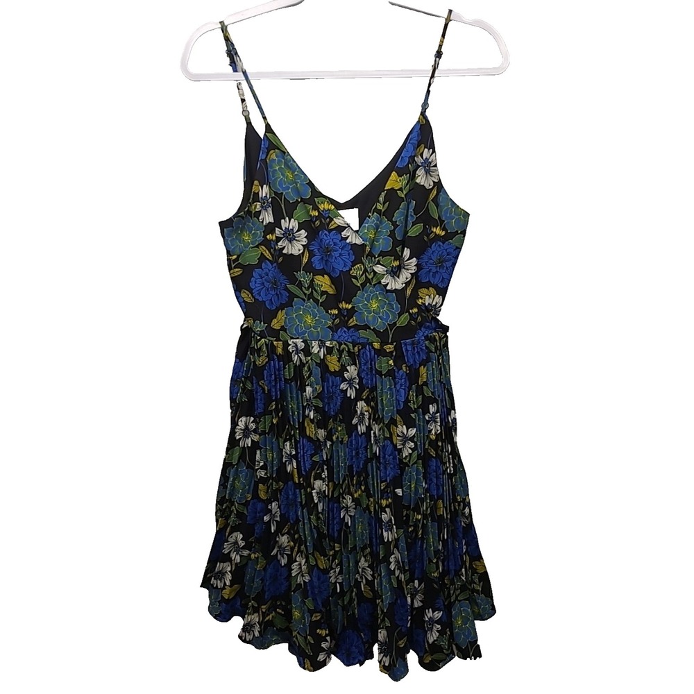 Lost + Wander‎ Wrap Around Accordian Pleat Dress Dark Floral Strappy Spring